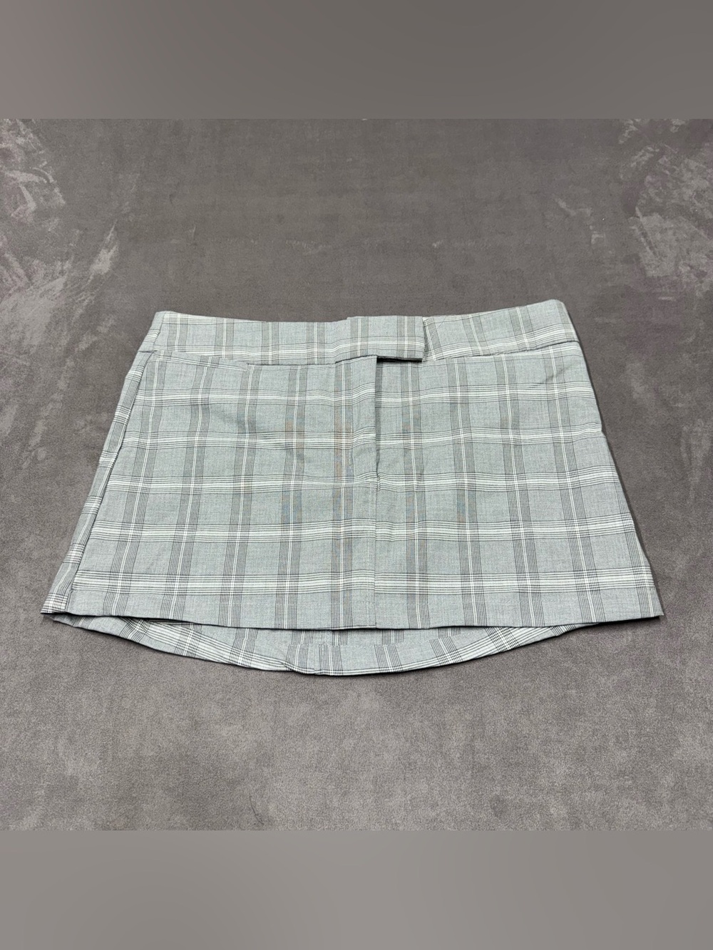 Streetwear Society Gray white Plaid Mini Skirt pattern women’s XL preppy